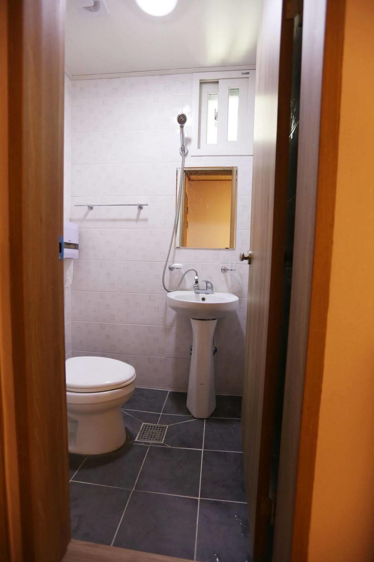 Cube Guesthouse Сеул Екстериор снимка