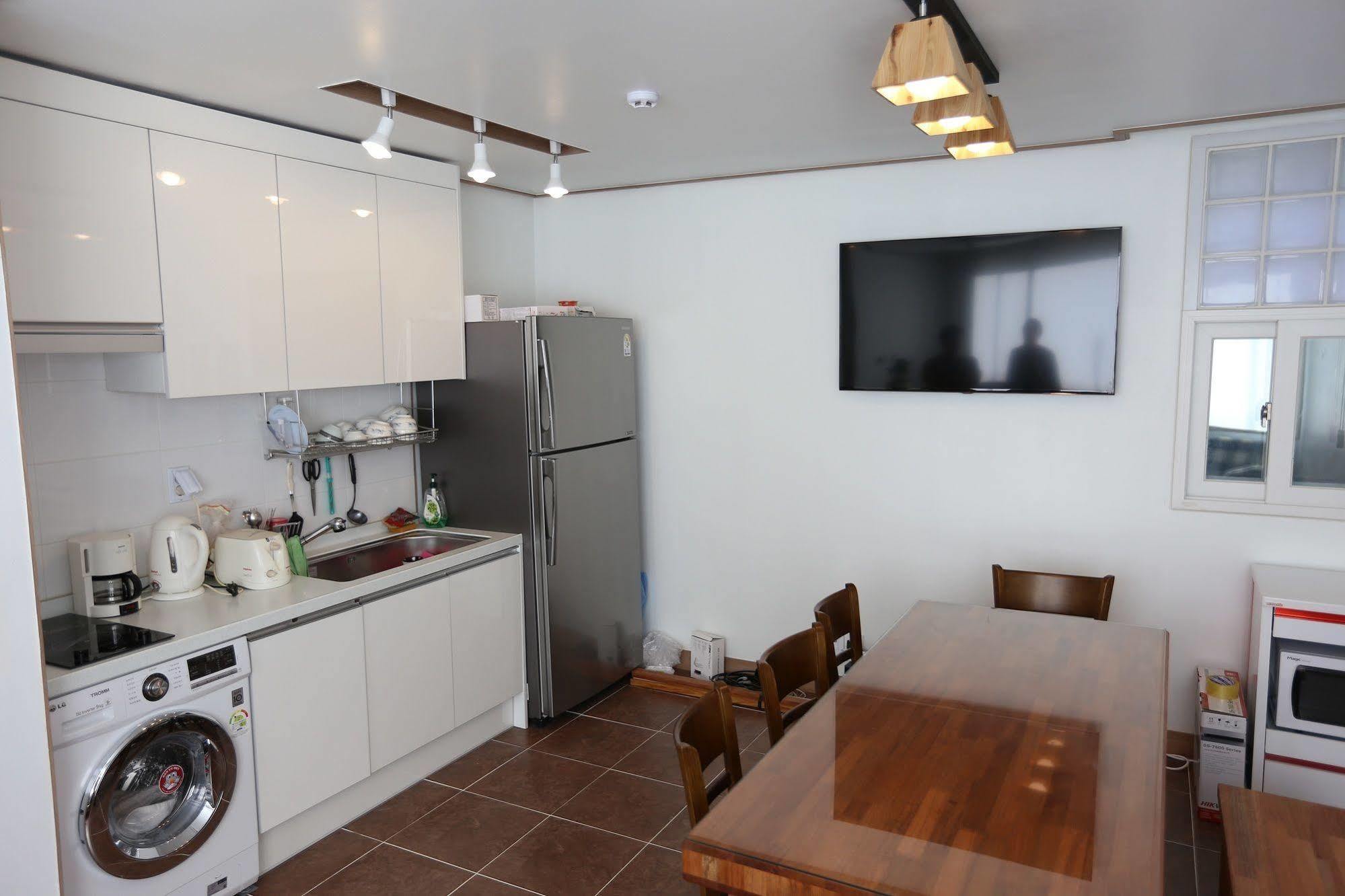 Cube Guesthouse Сеул Екстериор снимка